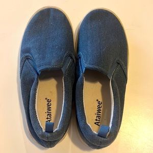 Girls slip on sneakers - never worn